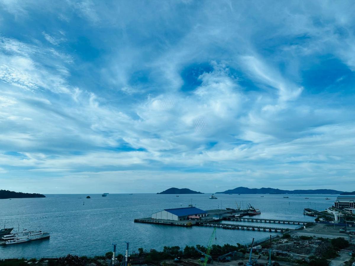 Jesselton Quay - Suite 1 By Staycation Suites Kk Kota Kinabalu Dış mekan fotoğraf
